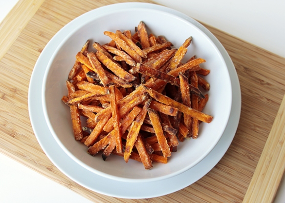 whisk and heels - baked sweet potato fries - 3web